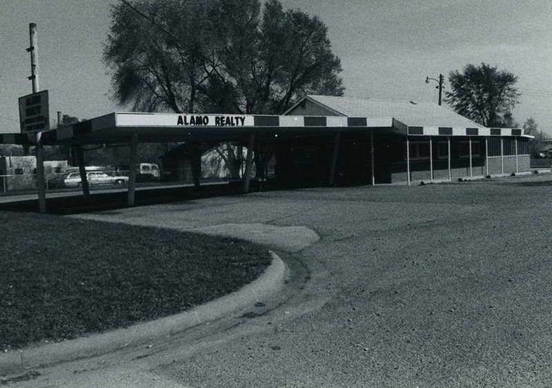 Starlite Drive-In (Alamo Drive-In) - 1977 Photo From Branch District Library